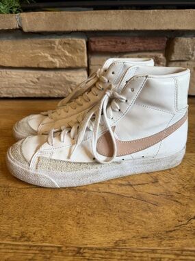 Nike Women's White High-Top  blazers Sneakers with Beige Swoosh size 8